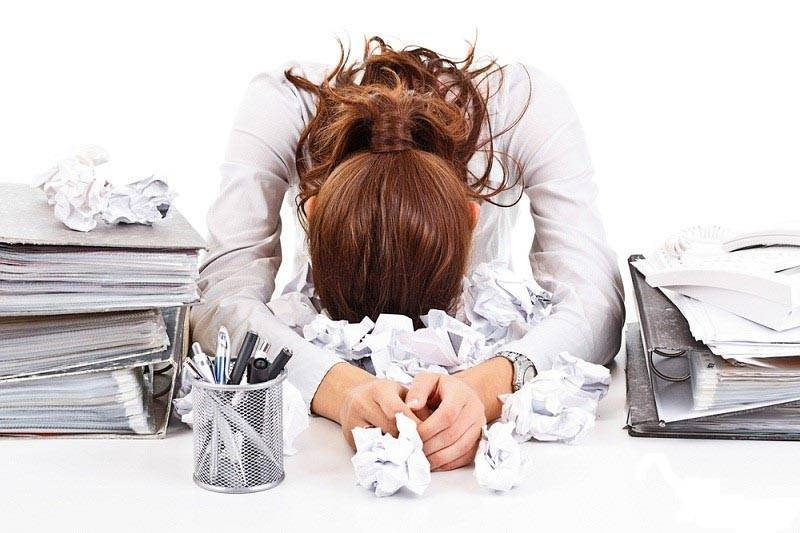  Căng thẳng, stress gây mất ngủ tiền mãn kinh